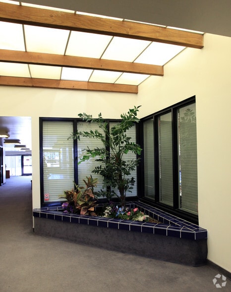 8610 S Sepulveda Blvd, Los Angeles, CA for lease - Interior Photo - Image 3 of 3