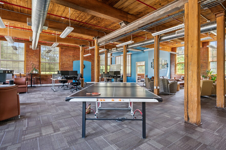 110 W Canal St, Winooski, VT for sale - Building Photo - Image 3 of 12