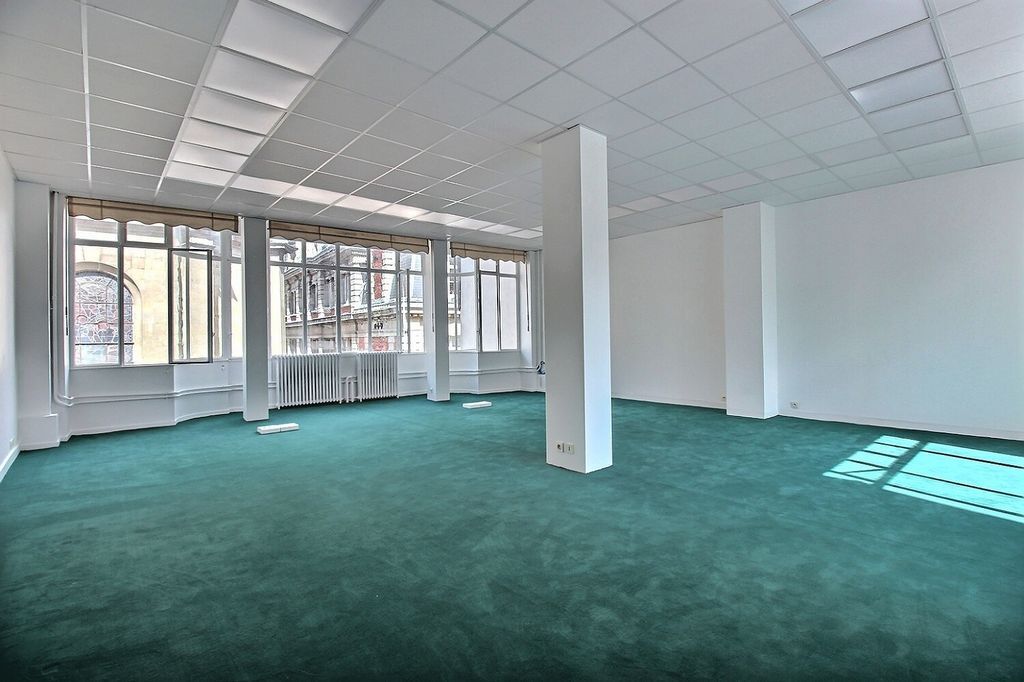 12 Rue Notre-Dame Des Victoires, Paris for lease Interior Photo- Image 1 of 8