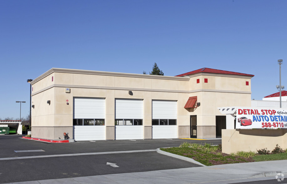 5215 Redwood Dr, Rohnert Park, CA for lease - Primary Photo - Image 1 of 7