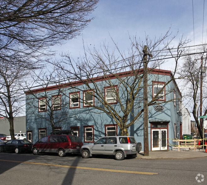 1701 NW Thurman St, Portland, OR for lease - Primary Photo - Image 1 of 4