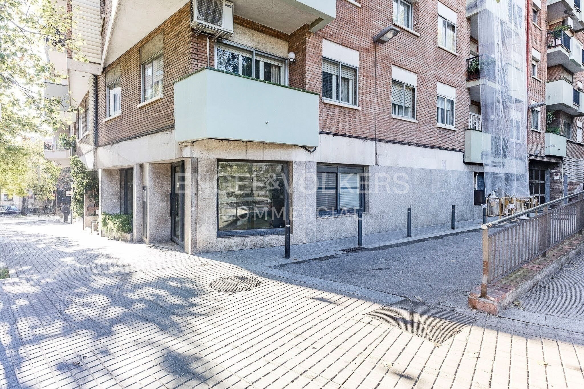 Retail in Barcelona, Barcelona for lease Interior Photo- Image 1 of 13