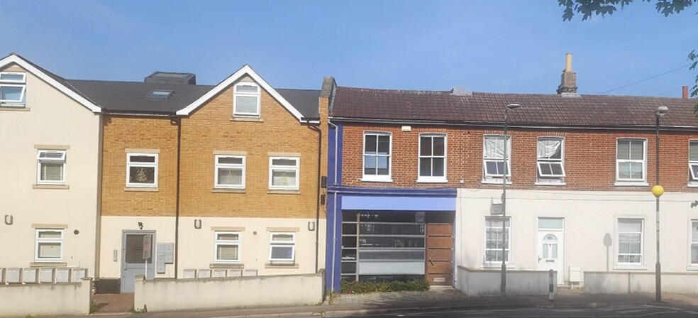 32 Lind Rd, Sutton for sale - Building Photo - Image 1 of 1
