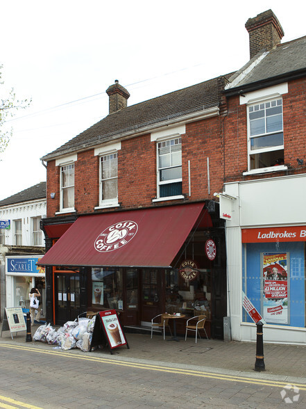 48 Queens Rd, Buckhurst Hill for lease - Primary Photo - Image 1 of 9