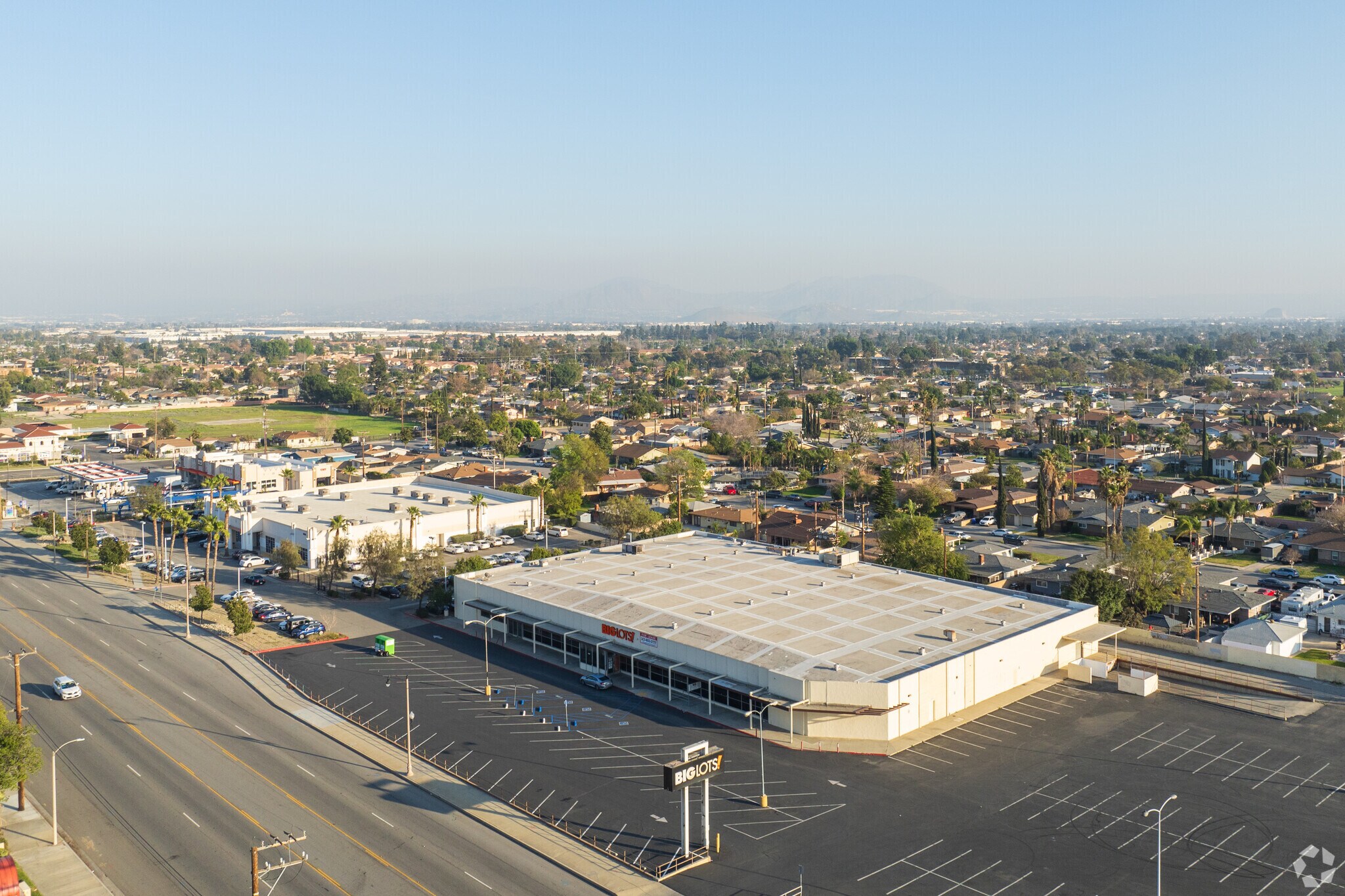 17575 Foothill Blvd, Fontana, CA for lease Building Photo- Image 1 of 6