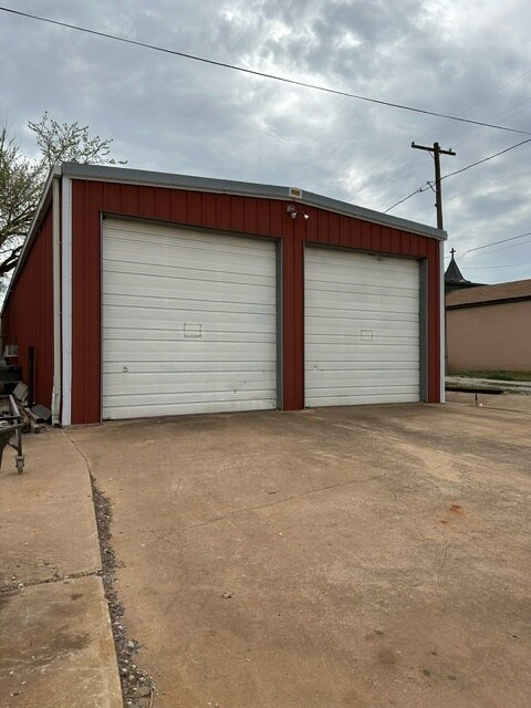 115 E Euclid Ave, Waukomis, OK for sale Primary Photo- Image 1 of 1