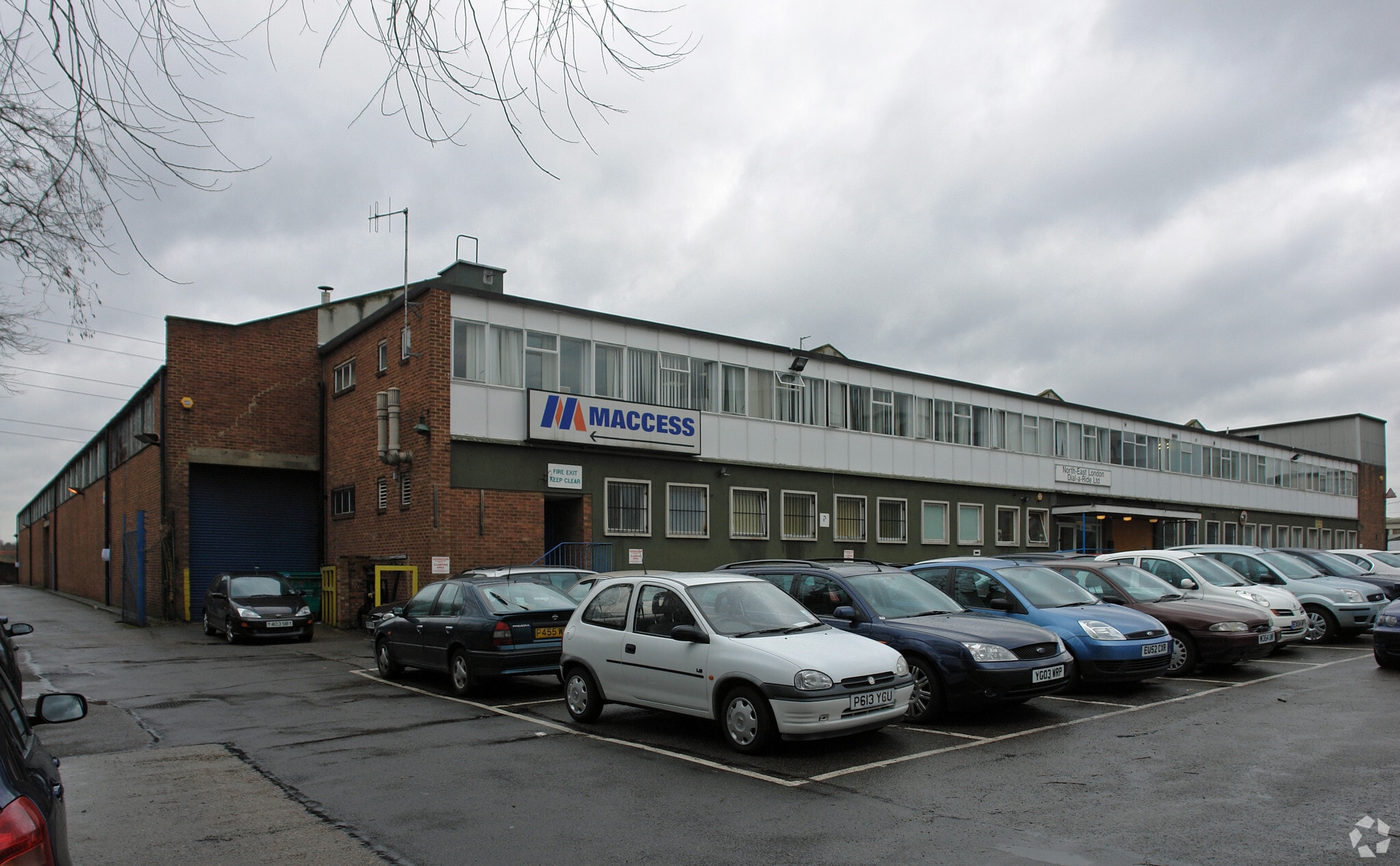 400 Roding Ln S, Woodford Green for sale Primary Photo- Image 1 of 1