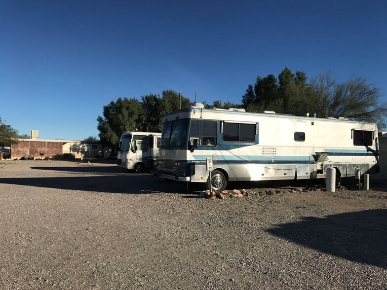 1375 N Moon Mountain Ave, Quartzsite, AZ 85346