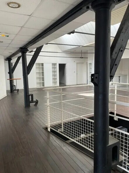 Office in Brest for lease - Building Photo - Image 3 of 5