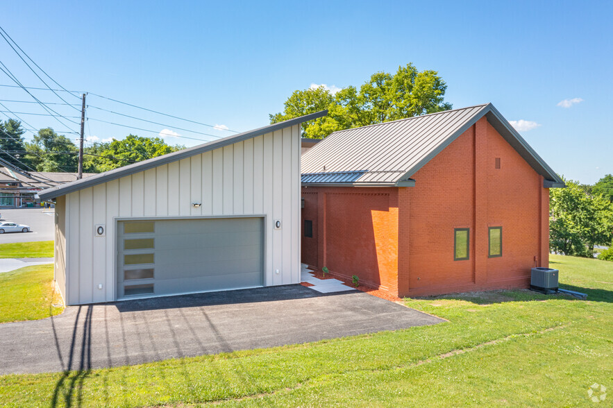 2132 Paxton Church Rd, Harrisburg, PA for sale - Primary Photo - Image 1 of 1