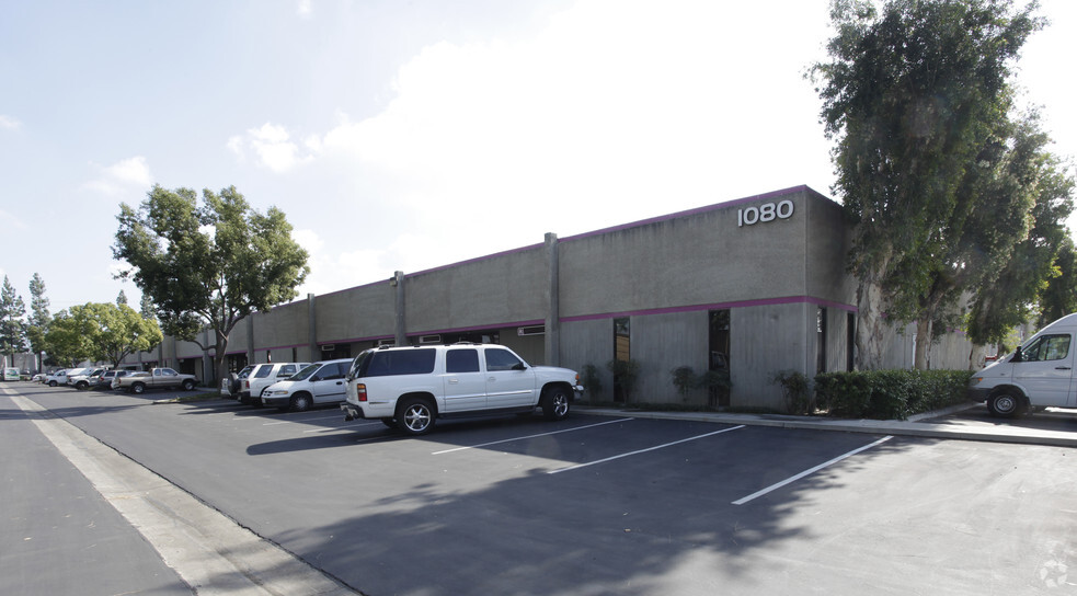 1080 N Batavia St, Orange, CA for lease - Building Photo - Image 2 of 3