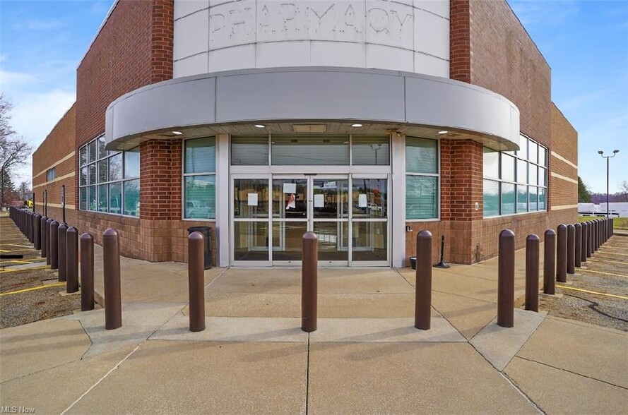 7800 Cleveland Ave NW, North Canton, OH for sale - Building Photo - Image 2 of 30