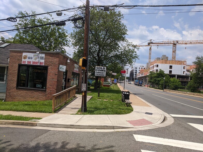 901 W Broad St, Falls Church, VA for sale - Building Photo - Image 2 of 2