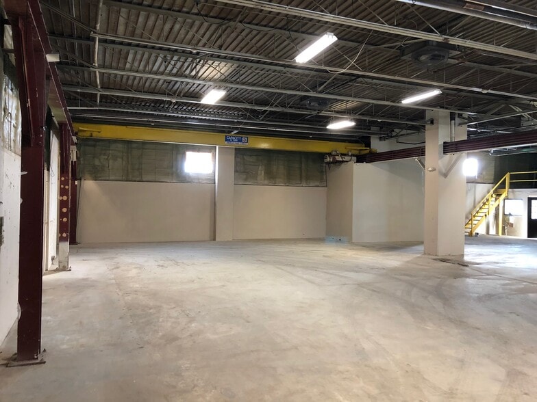 12950 Capital St, Oak Park, MI for lease - Building Photo - Image 2 of 11