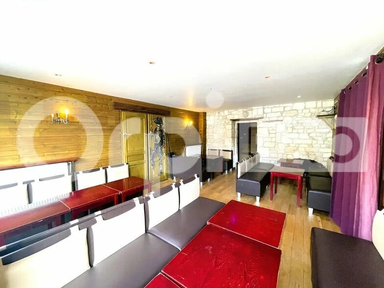 Retail in Laigneville for sale - Interior Photo - Image 1 of 5