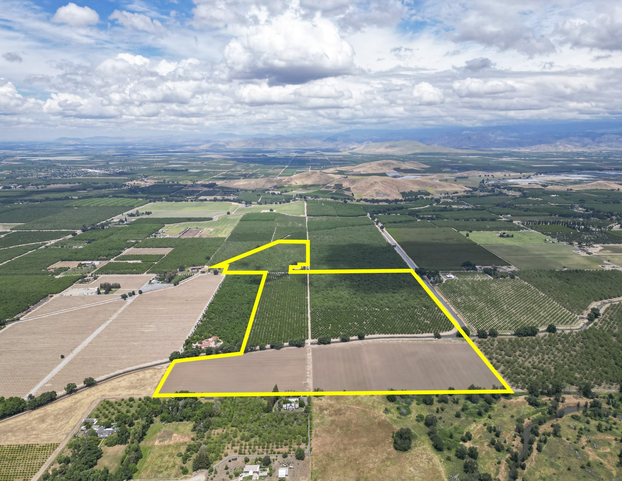 17331 Avenue 304, Visalia, CA 93292 +/151.61 Acres Walnuts & Open