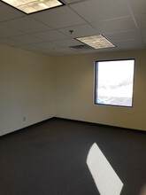 15850 W Bluemound Rd, Brookfield, WI for lease Interior Photo- Image 2 of 3