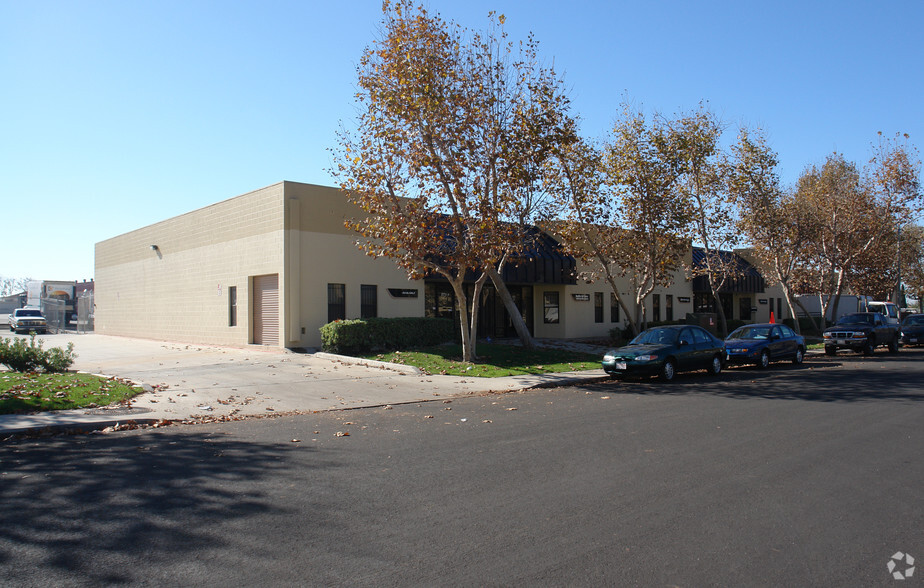 675-693 Marsat Ct, Chula Vista, CA for lease - Building Photo - Image 2 of 26