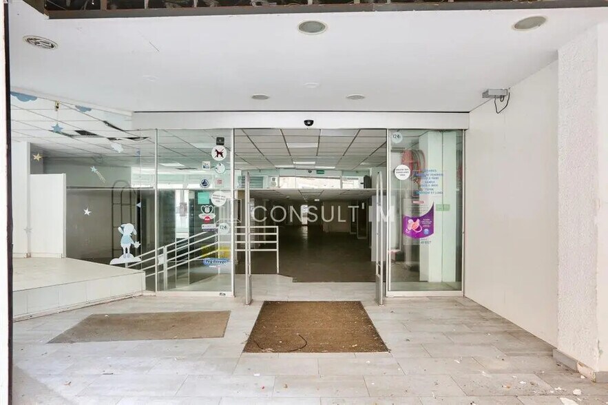 Office in Paris for lease - Building Photo - Image 2 of 9