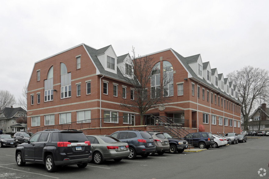 3180 Main St, Bridgeport, CT for sale - Building Photo - Image 2 of 14