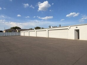 5610 Southwest Fwy, Houston, TX for lease Building Photo- Image 2 of 5