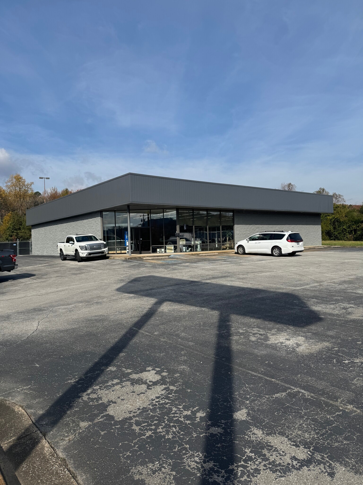 4711 Dayton Blvd, Chattanooga, TN for lease Interior Photo- Image 1 of 16