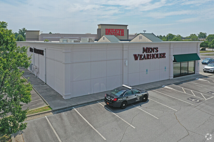 5402 Hornaday Rd, Greensboro, NC for lease - Building Photo - Image 2 of 5