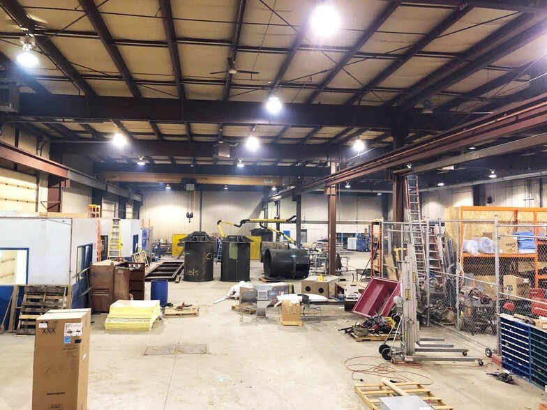 5911 56th Ave NW, Edmonton, AB for sale - Interior Photo - Image 1 of 1