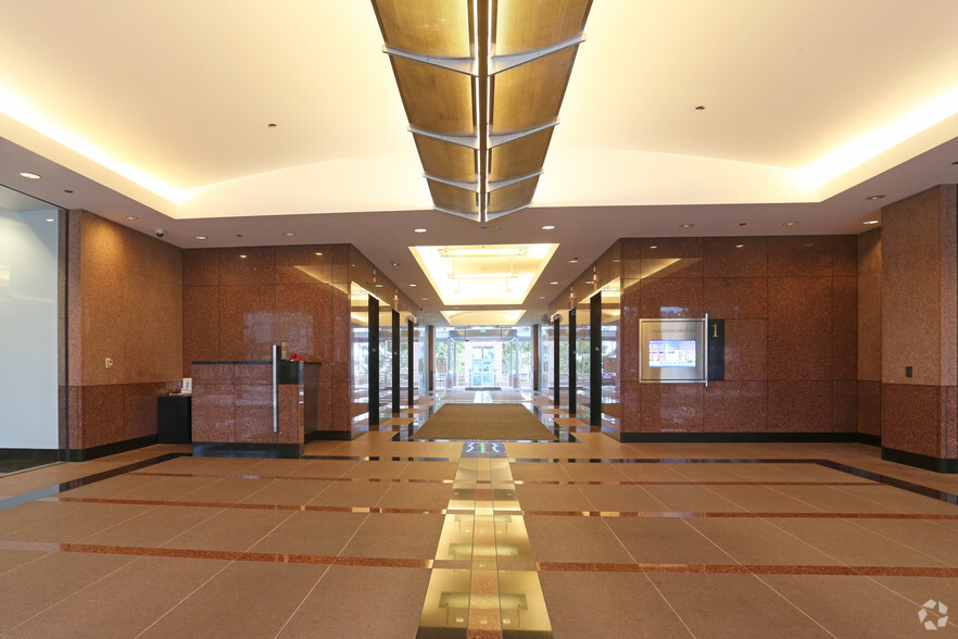 1 MacArthur Pl, Santa Ana, CA for lease - Lobby - Image 2 of 12