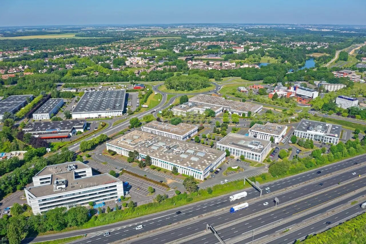 Flex in COURCOURONNES for lease Building Photo- Image 1 of 10