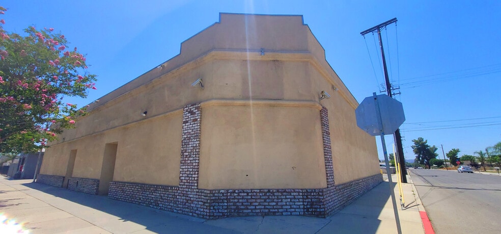 300 E Main St, San Jacinto, CA for sale - Building Photo - Image 3 of 14