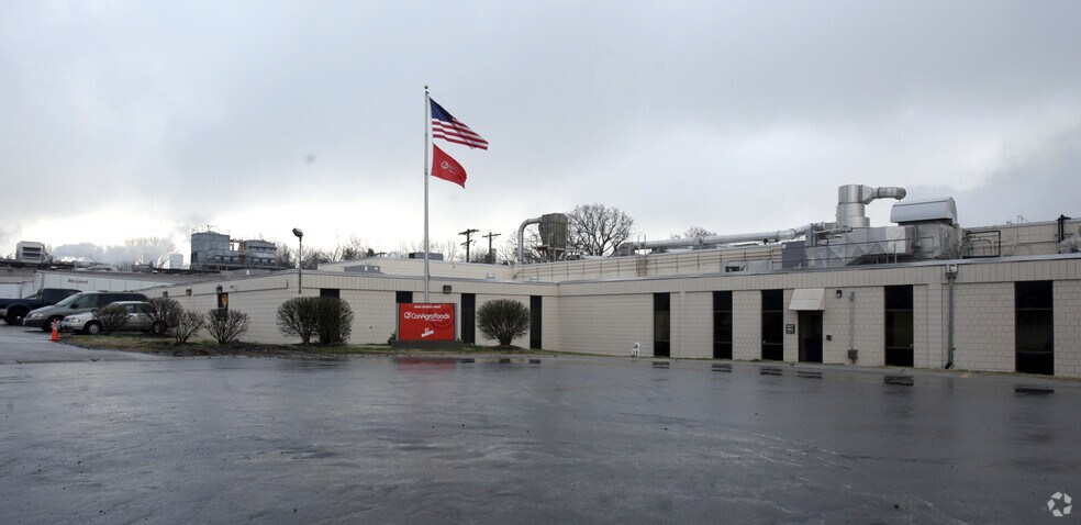 8064 Chivvis Dr, Affton, MO for sale - Primary Photo - Image 1 of 1