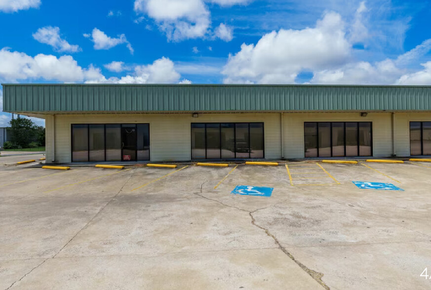 5809 Patton St, Corpus Christi, TX for sale - Building Photo - Image 2 of 8