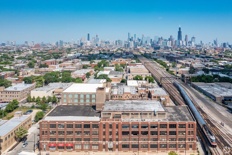 401-435 N Western Ave, Chicago, IL for sale - Building Photo - Image 1 of 15
