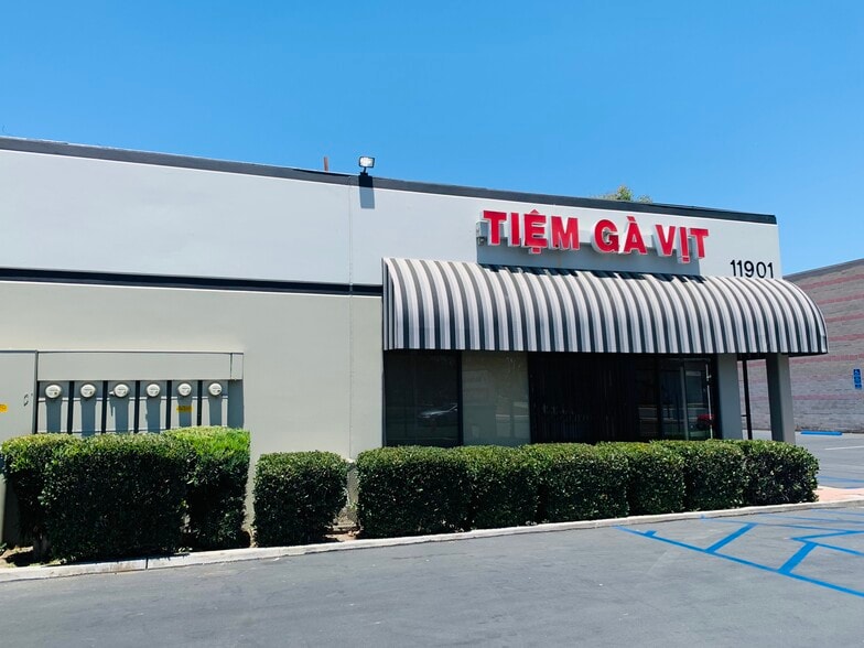 11901 Westminster Ave, Garden Grove, CA for lease - Building Photo - Image 2 of 3