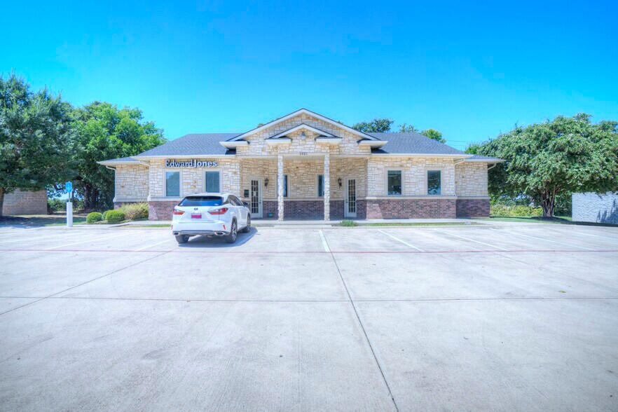 1821 Precinct Line Rd, Hurst, TX for sale - Building Photo - Image 1 of 1
