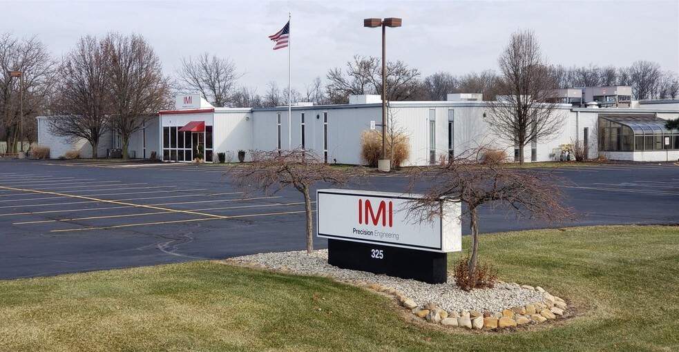 325 Carr Dr, Brookville, OH for lease - Exterior View - Image 1 of 5