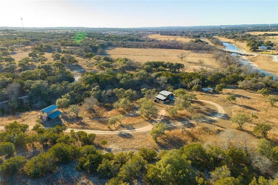 956 Lost Acres loop, Blanco, TX for sale - Building Photo - Image 1 of 1