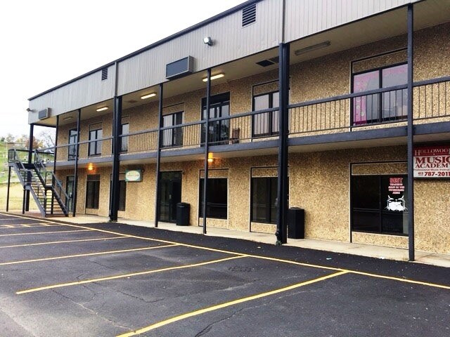 6080-6081 Steubenville Pike, McKees Rocks, PA for sale - Building Photo - Image 3 of 17