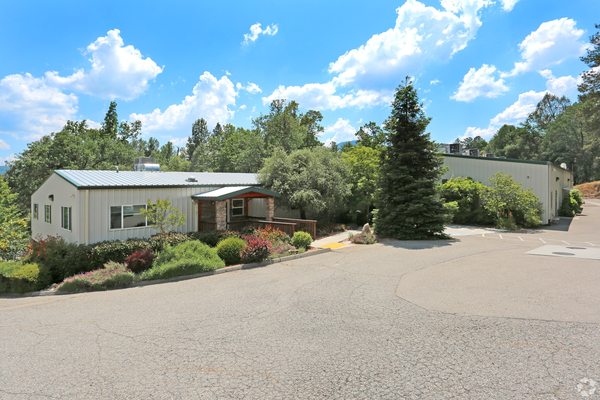 49643 Hartwell Rd, Oakhurst, CA for sale Building Photo- Image 1 of 1