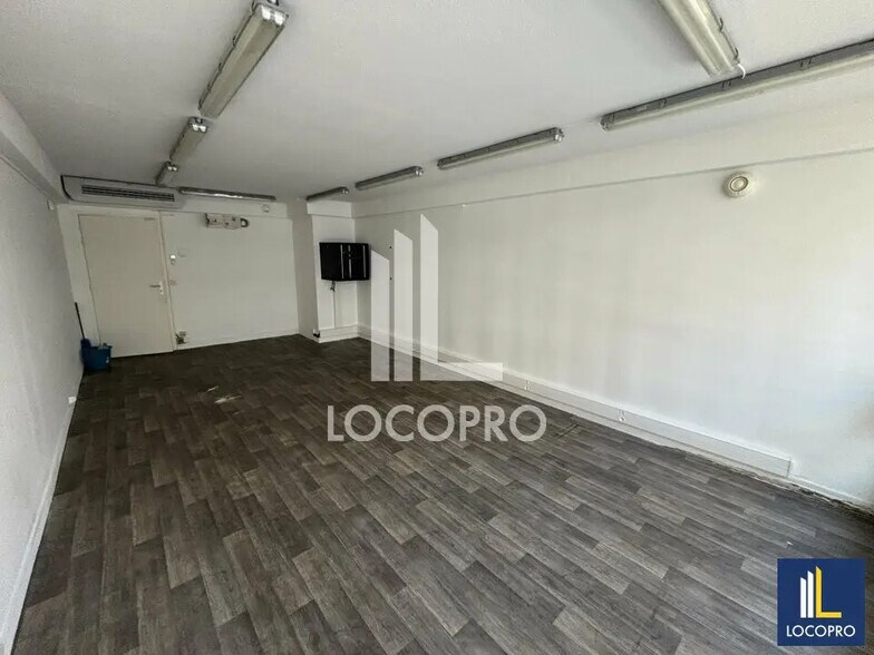 Office in Nice for lease - Interior Photo - Image 2 of 3