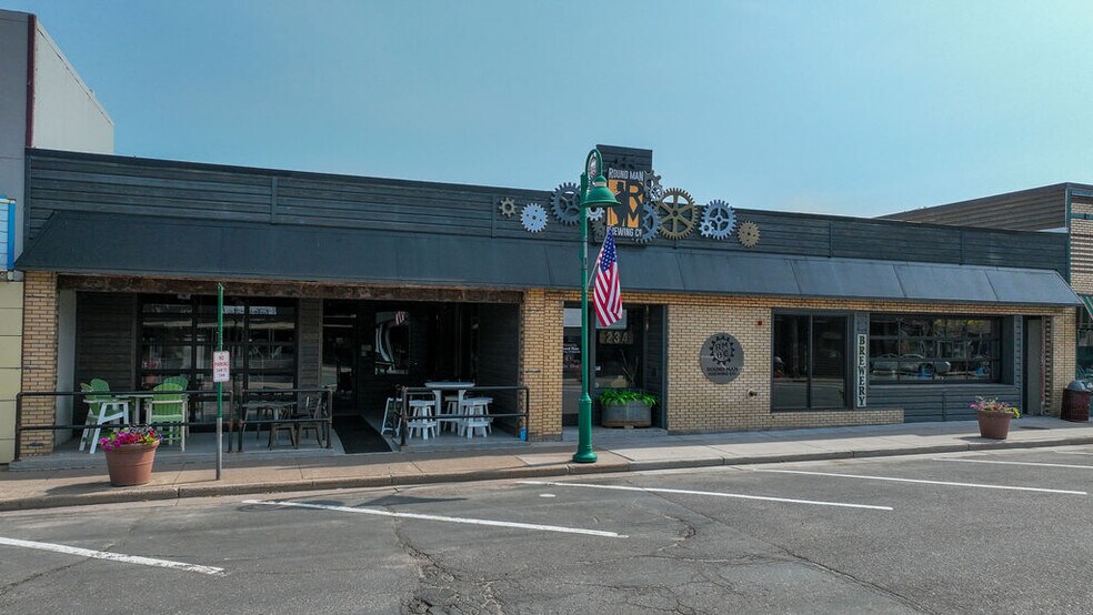 234 Walnut St, Spooner, WI for sale - Building Photo - Image 2 of 17