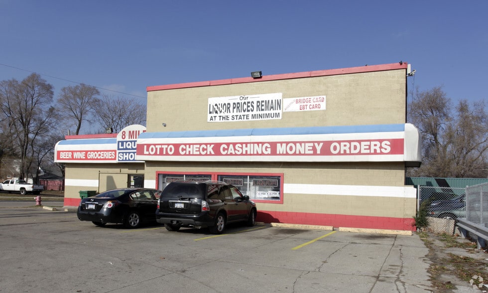 5601 E 8 Mile Rd, Warren, MI for sale - Primary Photo - Image 1 of 1