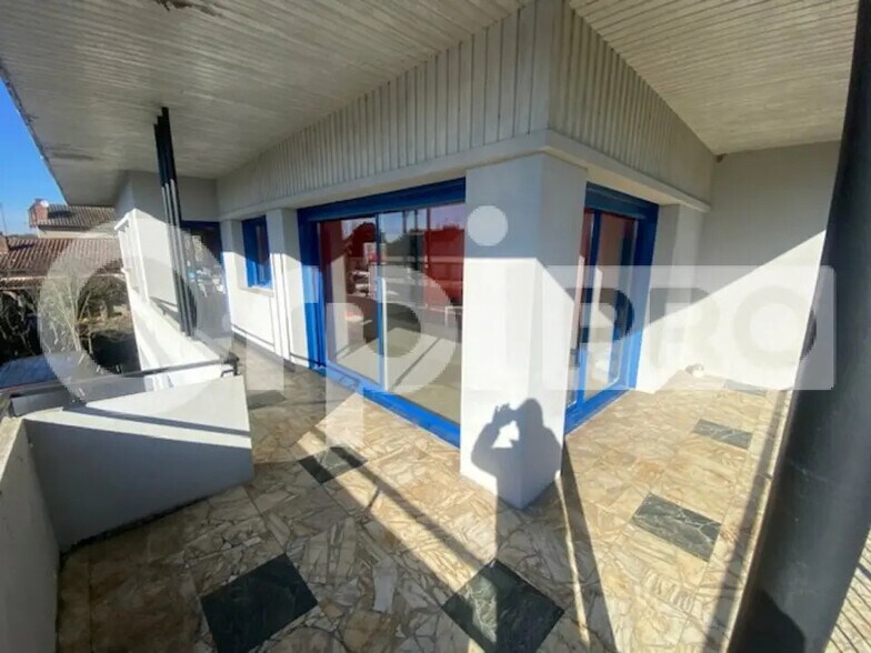 Office in Montauban for lease - Interior Photo - Image 3 of 8