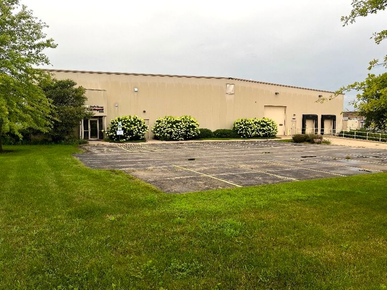 1940 Vans Way, Princeton, IL for sale - Primary Photo - Image 1 of 1