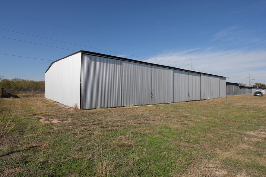 8826 Fm 725, Mcqueeney, TX 78123
