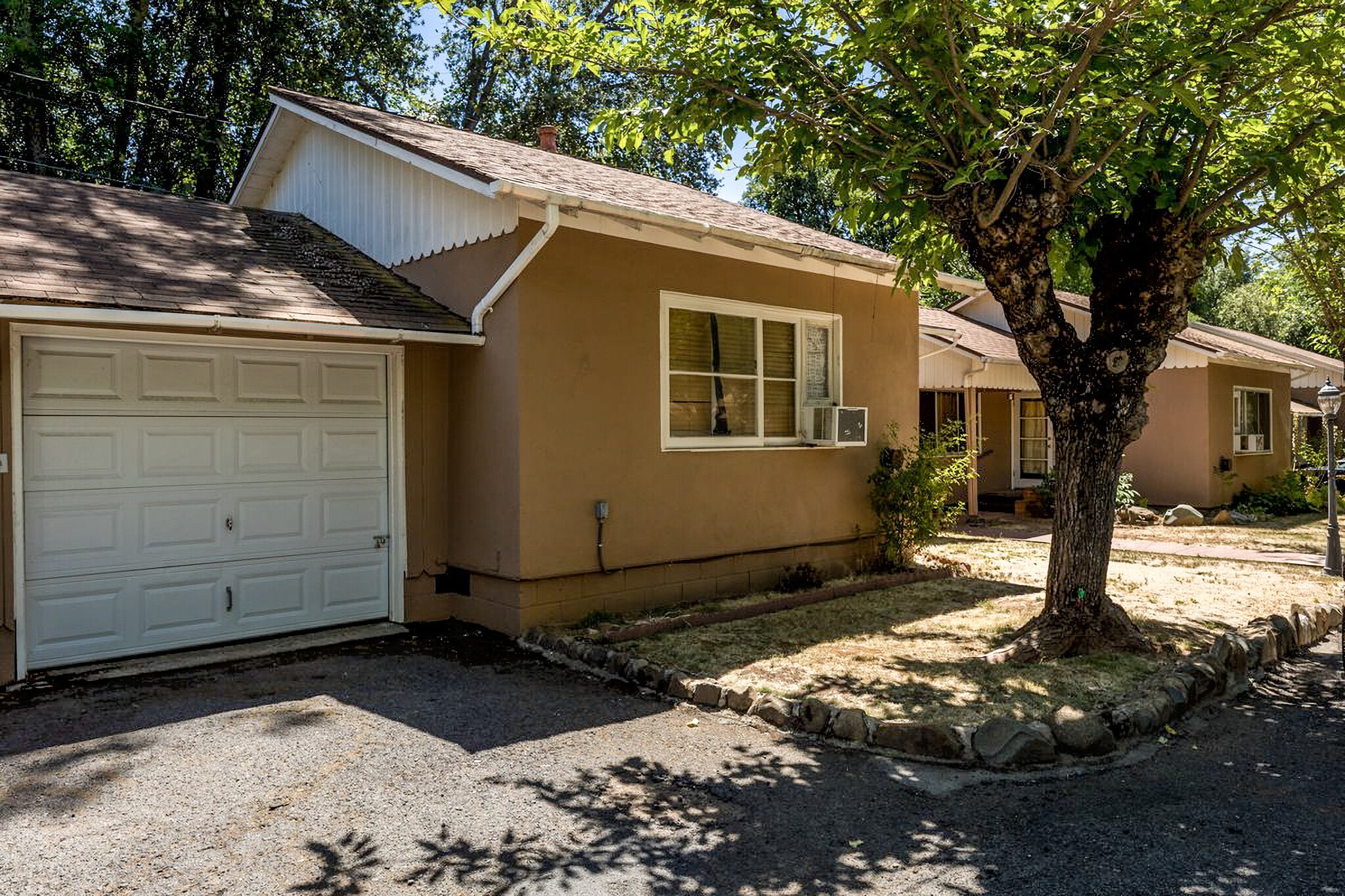 515 Highway 49, Sonora, CA 95370 Mills Garden Apartments