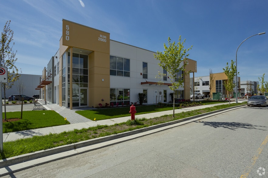 580 Seaborne Ave, Port Coquitlam, BC for lease - Building Photo - Image 3 of 3