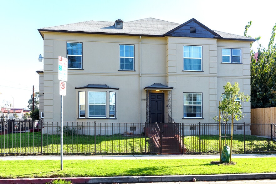 1186 N New Hampshire Ave, Los Angeles, CA for sale - Building Photo - Image 2 of 16