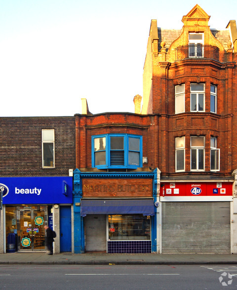 177 Camden High St, London for lease - Building Photo - Image 2 of 4